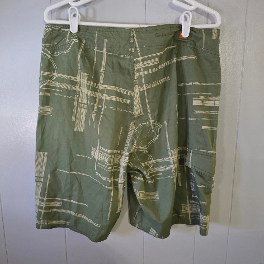 Quiksilver Board Shorts Mens 34 Olive Green Bamboo‎ Floral Cargo E501462